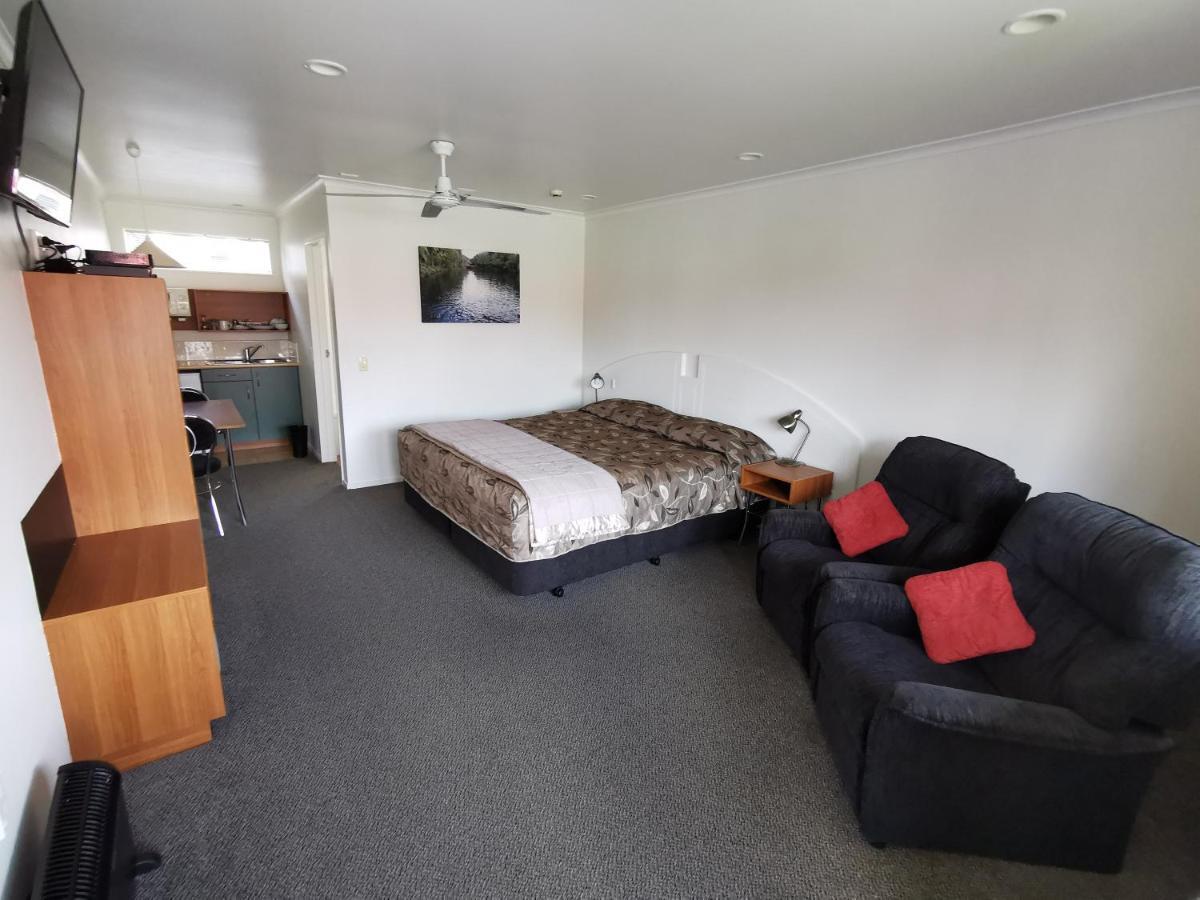 Bks Egmont Motor Lodge Ню Плимут Екстериор снимка