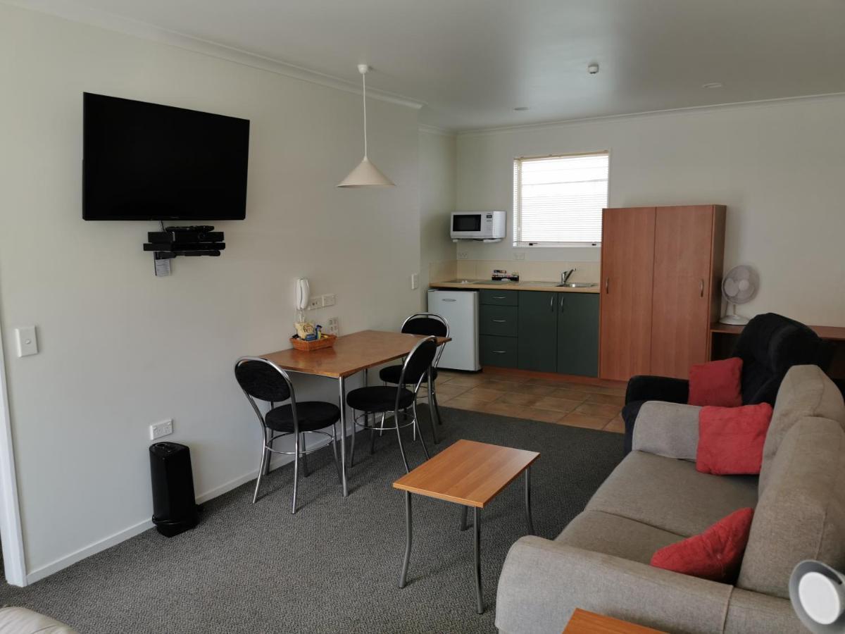 Bks Egmont Motor Lodge Ню Плимут Екстериор снимка